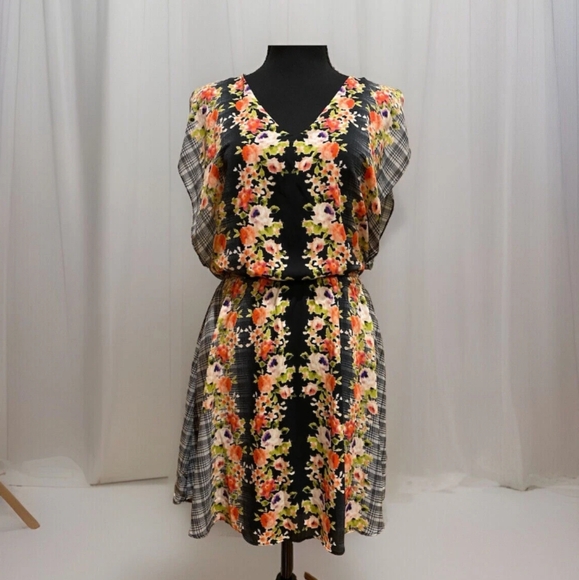 Candie's Dresses & Skirts - Candie's Orange and Black V-Neck Sundress